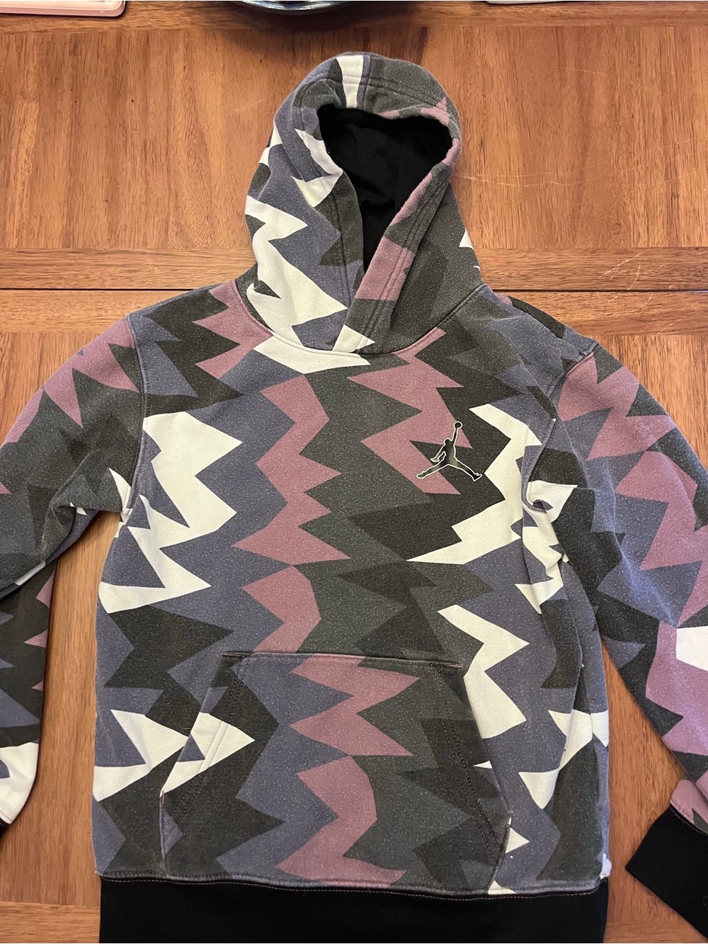 Jordan Kids' Zigzag Camo Hoodie in Purple, Gray, Black White